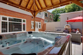 Craig Side Villa with Hot Tub